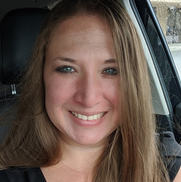 Meet your Posher, Sarah - Picture 1 of 1